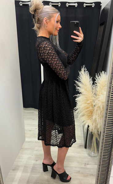 Lacey dress - black