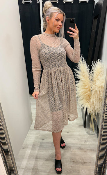 Lacey dress - taupe