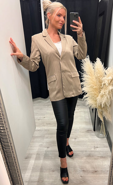 Vivienne satin blazer - nude