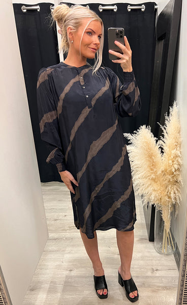 Frederikke dress - navy