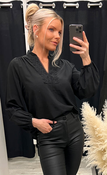 Vigga blouse 1 - black